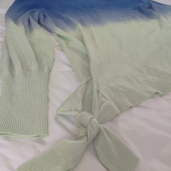 Dip Dye V-Neck Sweater Size XS Beautiful Colors: Blue/Green, Waist Tie.  New! - Picture 4 of 10